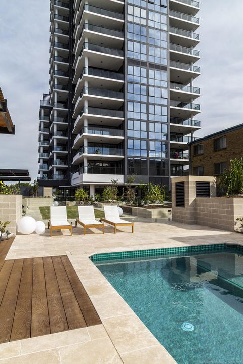 Boardwalk Burleigh Beach - Official - ACT Tourism 5