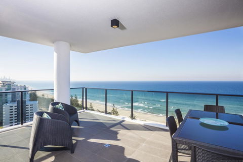 Boardwalk Burleigh Beach - Official - ACT Tourism 2