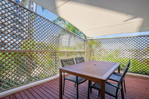 Tiki Hotel Apartments Surfers Paradise - ACT Tourism 10