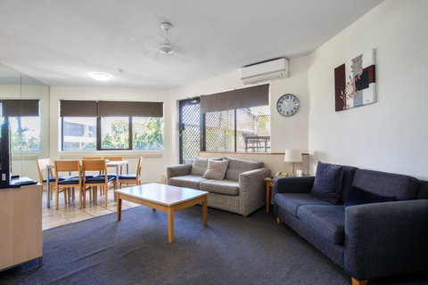 Tiki Hotel Apartments Surfers Paradise - ACT Tourism 3