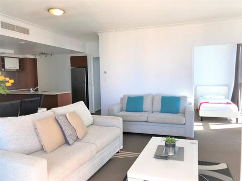 Beach Stay - Ocean & Riverview Resort Chevron Renaissance Central Surfers Paradise - ACT Tourism 19