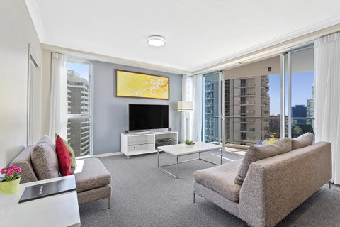 Beach Stay - Ocean & Riverview Resort Chevron Renaissance Central Surfers Paradise - ACT Tourism 7