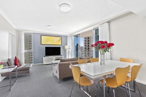 Beach Stay - Ocean & Riverview Resort Chevron Renaissance Central Surfers Paradise - ACT Tourism 10