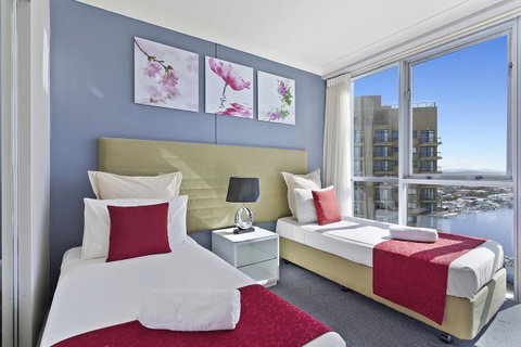 Beach Stay - Ocean & Riverview Resort Chevron Renaissance Central Surfers Paradise - ACT Tourism 9