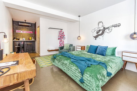 The Pink Hotel Coolangatta - ACT Tourism 27