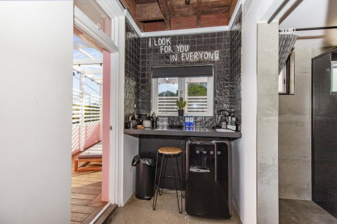 The Pink Hotel Coolangatta - ACT Tourism 32