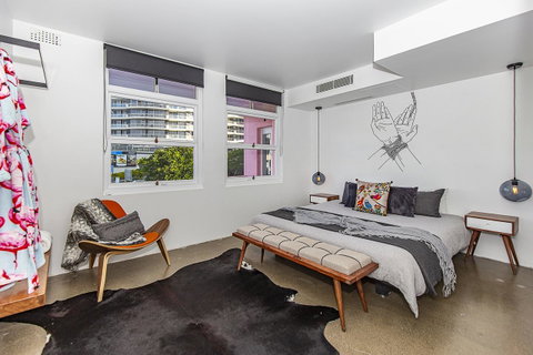 The Pink Hotel Coolangatta - ACT Tourism 11