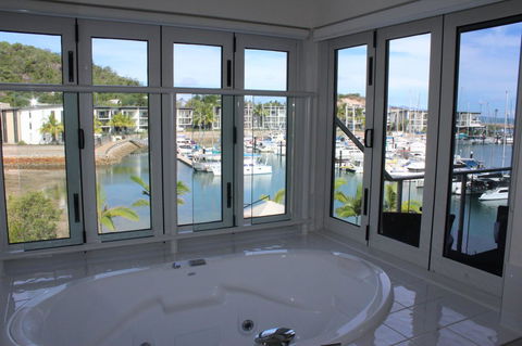 Beachside Apartment 17 - ACT Tourism 1