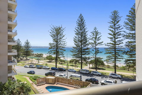 Columbia Beachfront Apartments On Rainbow Bay - ACT Tourism 18