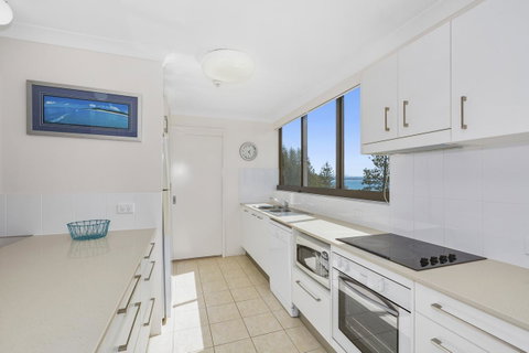Columbia Beachfront Apartments On Rainbow Bay - ACT Tourism 35