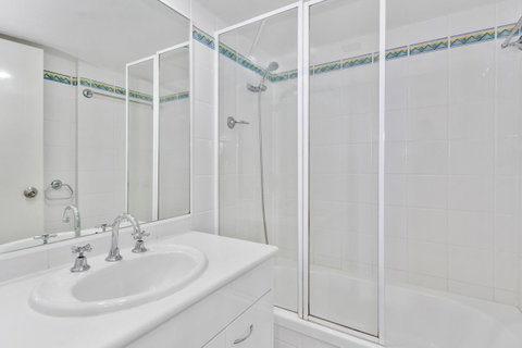 Columbia Beachfront Apartments On Rainbow Bay - ACT Tourism 37