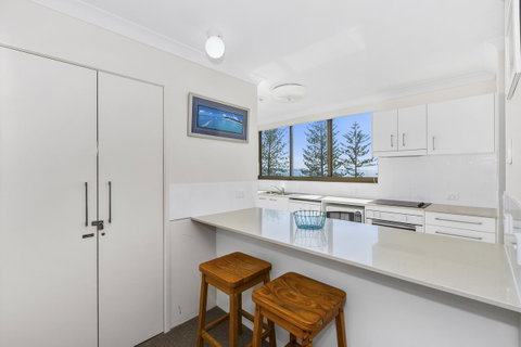Columbia Beachfront Apartments On Rainbow Bay - ACT Tourism 22