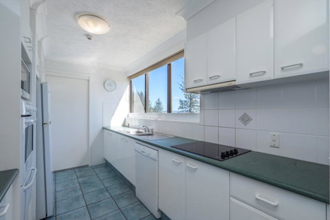 Columbia Beachfront Apartments On Rainbow Bay - ACT Tourism 7