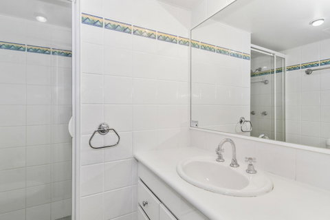 Columbia Beachfront Apartments On Rainbow Bay - ACT Tourism 31