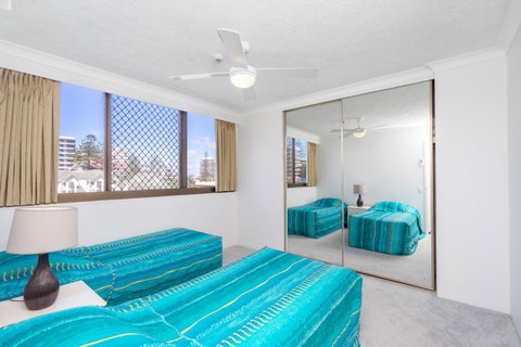 Columbia Beachfront Apartments On Rainbow Bay - ACT Tourism 11