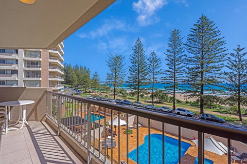 Columbia Beachfront Apartments On Rainbow Bay - ACT Tourism 6