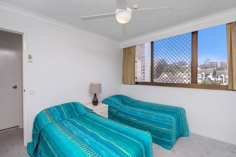 Columbia Beachfront Apartments On Rainbow Bay - ACT Tourism 10