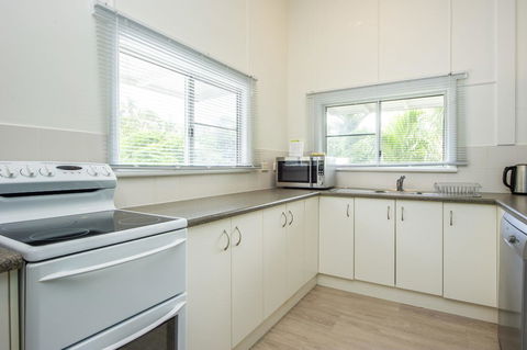 Kooyong Apartment 8 - ACT Tourism 6