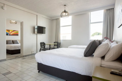 Nightcap At Emerald Star Hotel - ACT Tourism 25