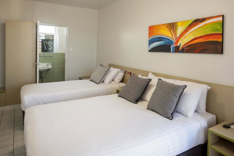 Nightcap At Emerald Star Hotel - ACT Tourism 41