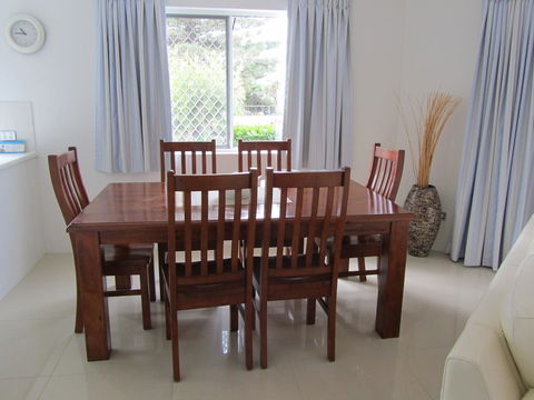 Le Beach Apartments - ACT Tourism 19