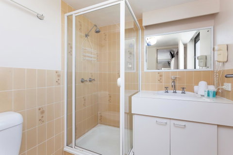 Capricornia Apartments - ACT Tourism 9