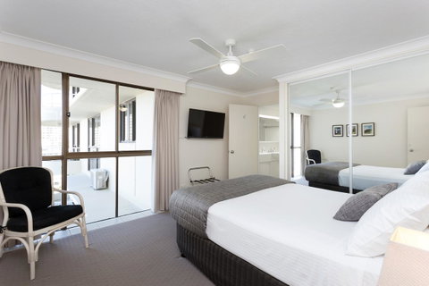 Capricornia Apartments - ACT Tourism 1