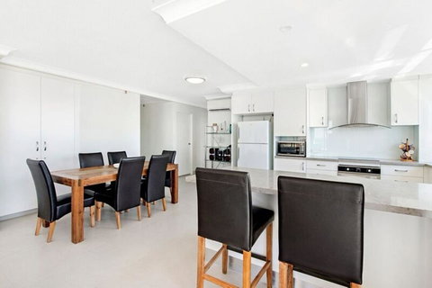 ULTIQA Beach Haven On Broadbeach - ACT Tourism 14