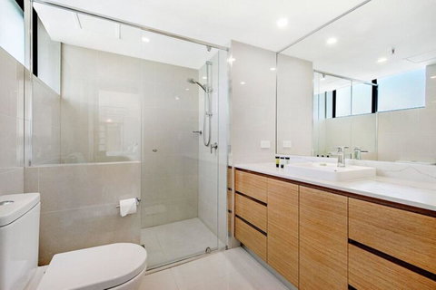 ULTIQA Beach Haven On Broadbeach - ACT Tourism 24