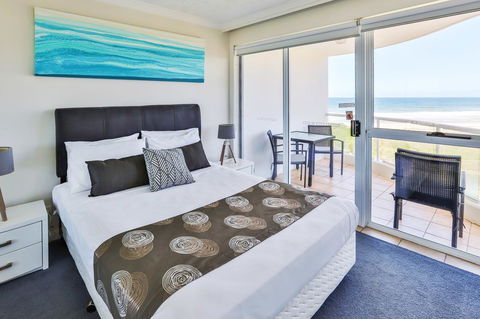 Regency On The Beach - ACT Tourism 3