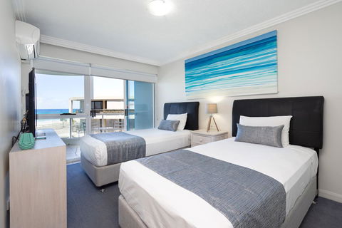 Regency On The Beach - ACT Tourism 1