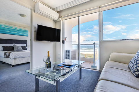 Regency On The Beach - ACT Tourism 4