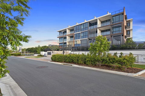The Residences At The Peninsula - ACT Tourism 9