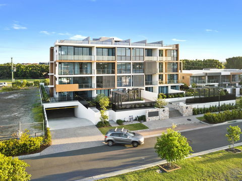 The Residences At The Peninsula - ACT Tourism 8