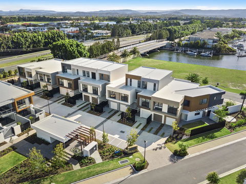 The Residences At The Peninsula - ACT Tourism 11