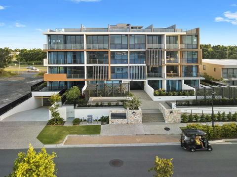 The Residences At The Peninsula - ACT Tourism 10