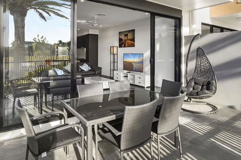 The Residences At The Peninsula - ACT Tourism 15