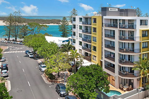 Belaire Place Motel Apartments - ACT Tourism 0