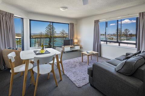 Belaire Place Motel Apartments - ACT Tourism 8