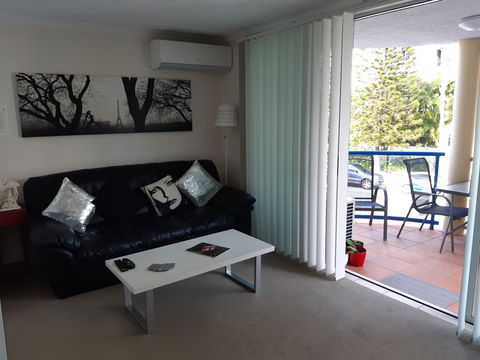 Surfers Beach Resort One - ACT Tourism 2