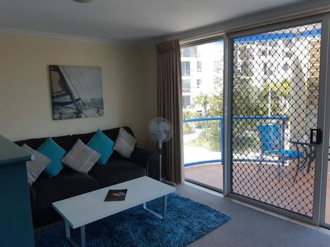 Surfers Beach Resort One - ACT Tourism 13