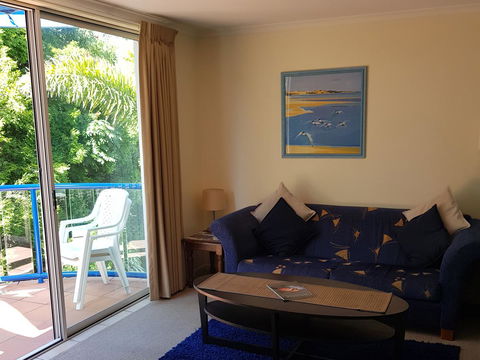 Surfers Beach Resort One - ACT Tourism 28
