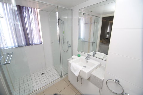 Oceania On Burleigh Beach - ACT Tourism 15