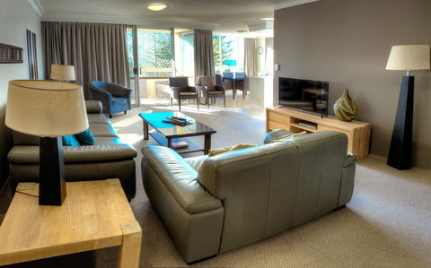 Oceania On Burleigh Beach - ACT Tourism 6