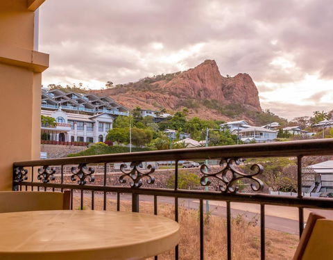 The Robert Towns - ACT Tourism 8