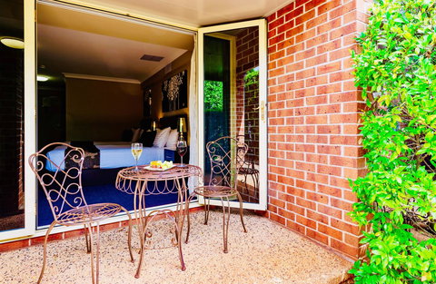 Ambassador On Ruthven - ACT Tourism 17