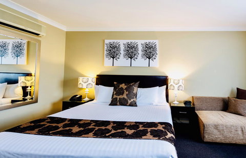 Ambassador On Ruthven - ACT Tourism 14