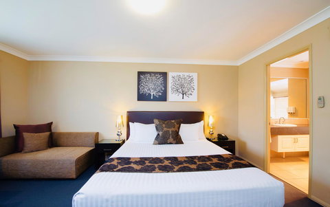 Ambassador On Ruthven - ACT Tourism 16