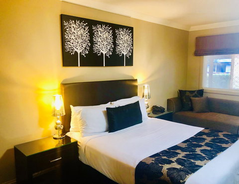 Ambassador On Ruthven - ACT Tourism 40