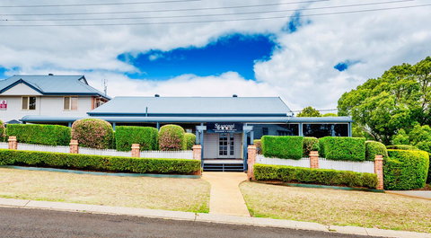 Ambassador On Ruthven - ACT Tourism 33